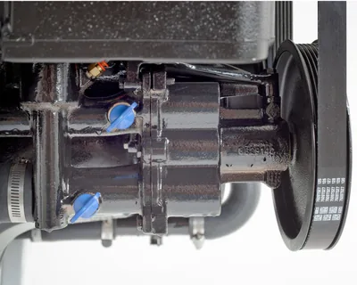 8.2L starboard drain plugs